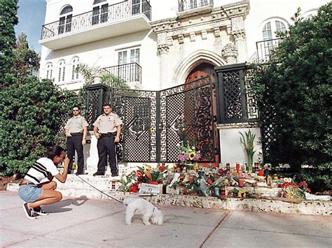 death of versace|the murder of gianni Versace.